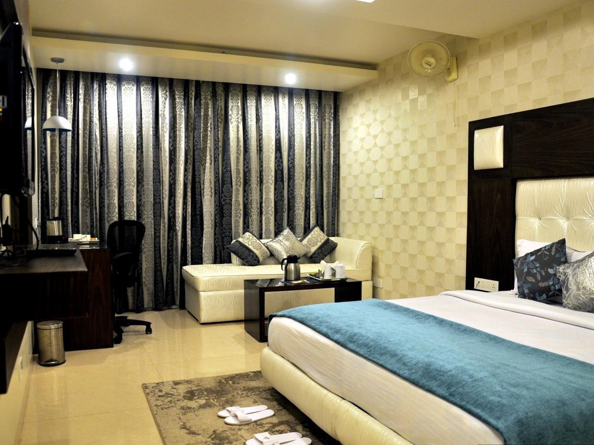 Chandīgarh Hotel Diamond Plaza מראה חיצוני תמונה