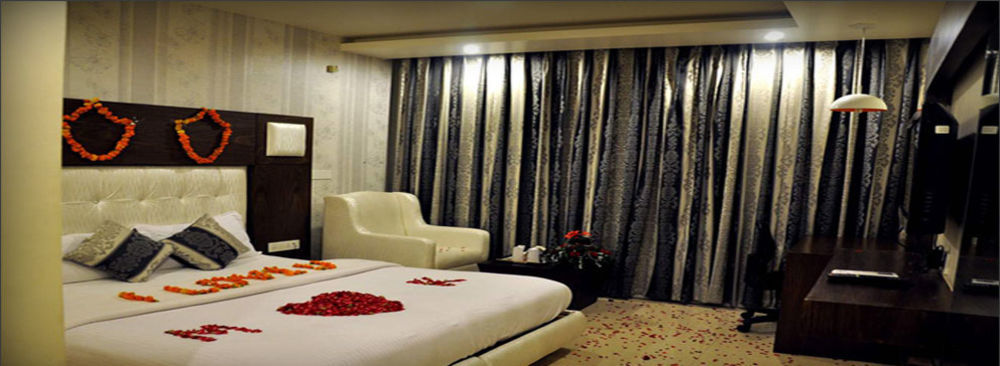 Chandīgarh Hotel Diamond Plaza מראה חיצוני תמונה