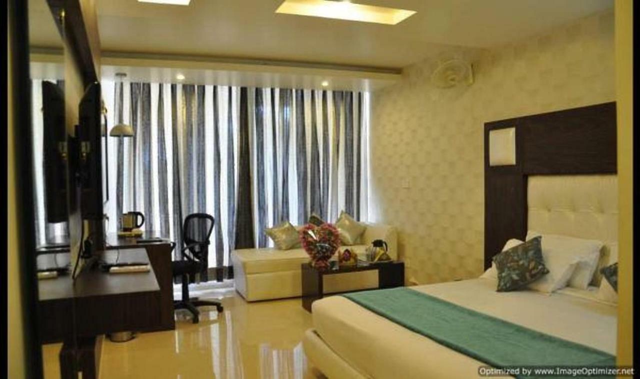 Chandīgarh Hotel Diamond Plaza מראה חיצוני תמונה