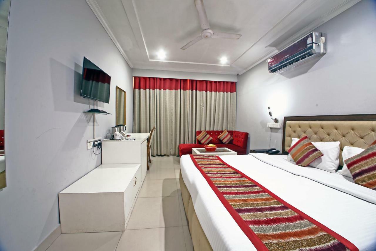 Chandīgarh Hotel Diamond Plaza מראה חיצוני תמונה
