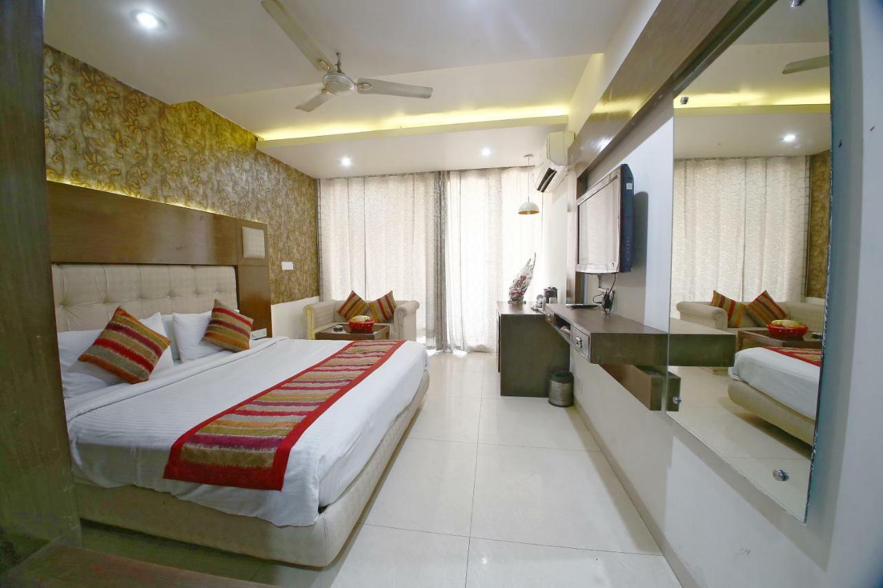 Chandīgarh Hotel Diamond Plaza מראה חיצוני תמונה