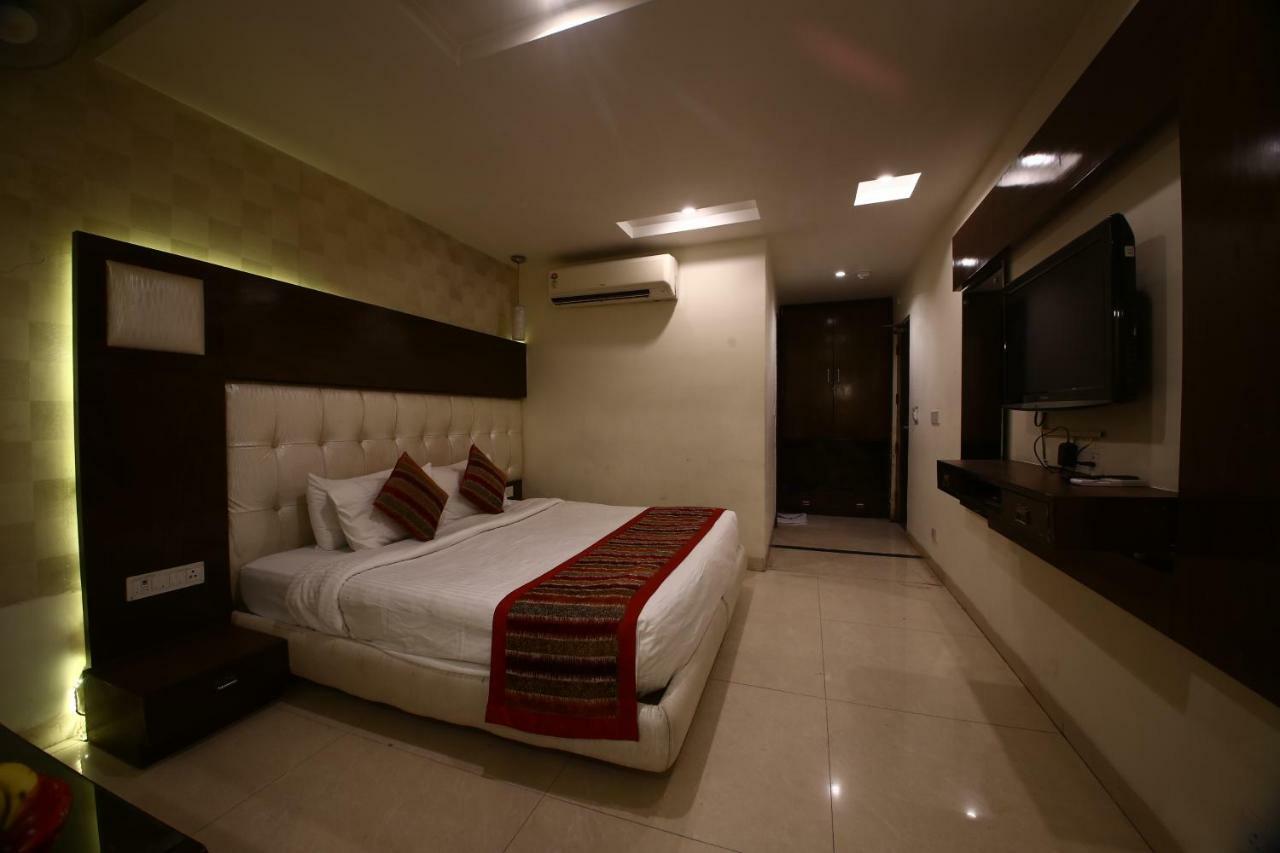 Chandīgarh Hotel Diamond Plaza מראה חיצוני תמונה