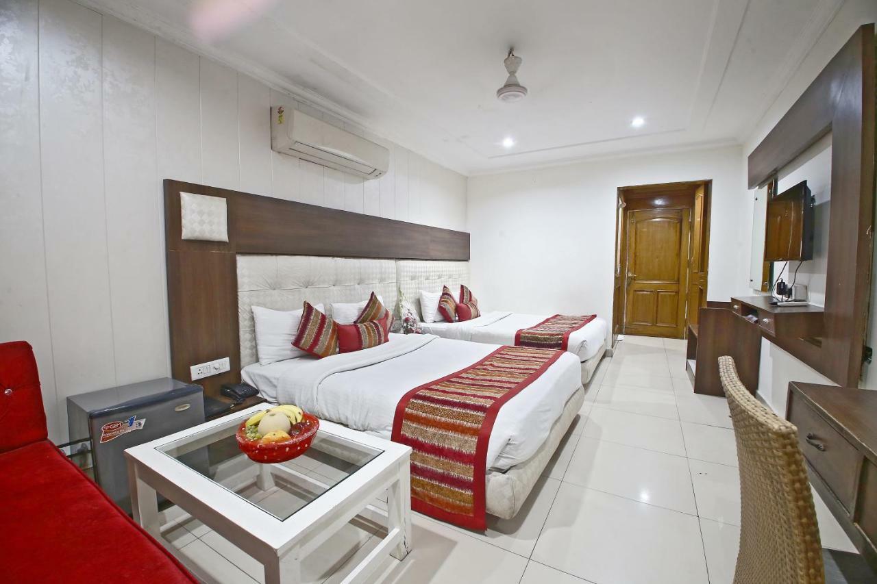 Chandīgarh Hotel Diamond Plaza מראה חיצוני תמונה