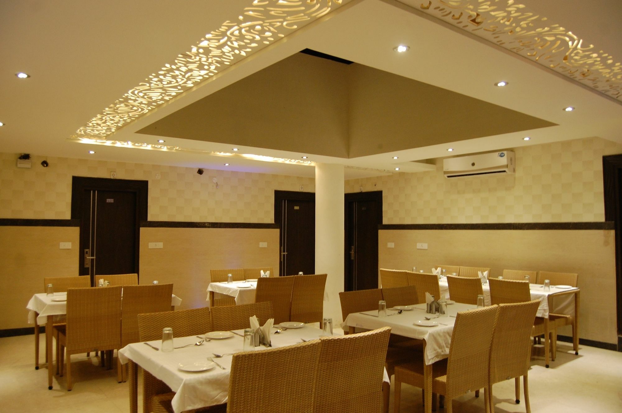 Chandīgarh Hotel Diamond Plaza מראה חיצוני תמונה