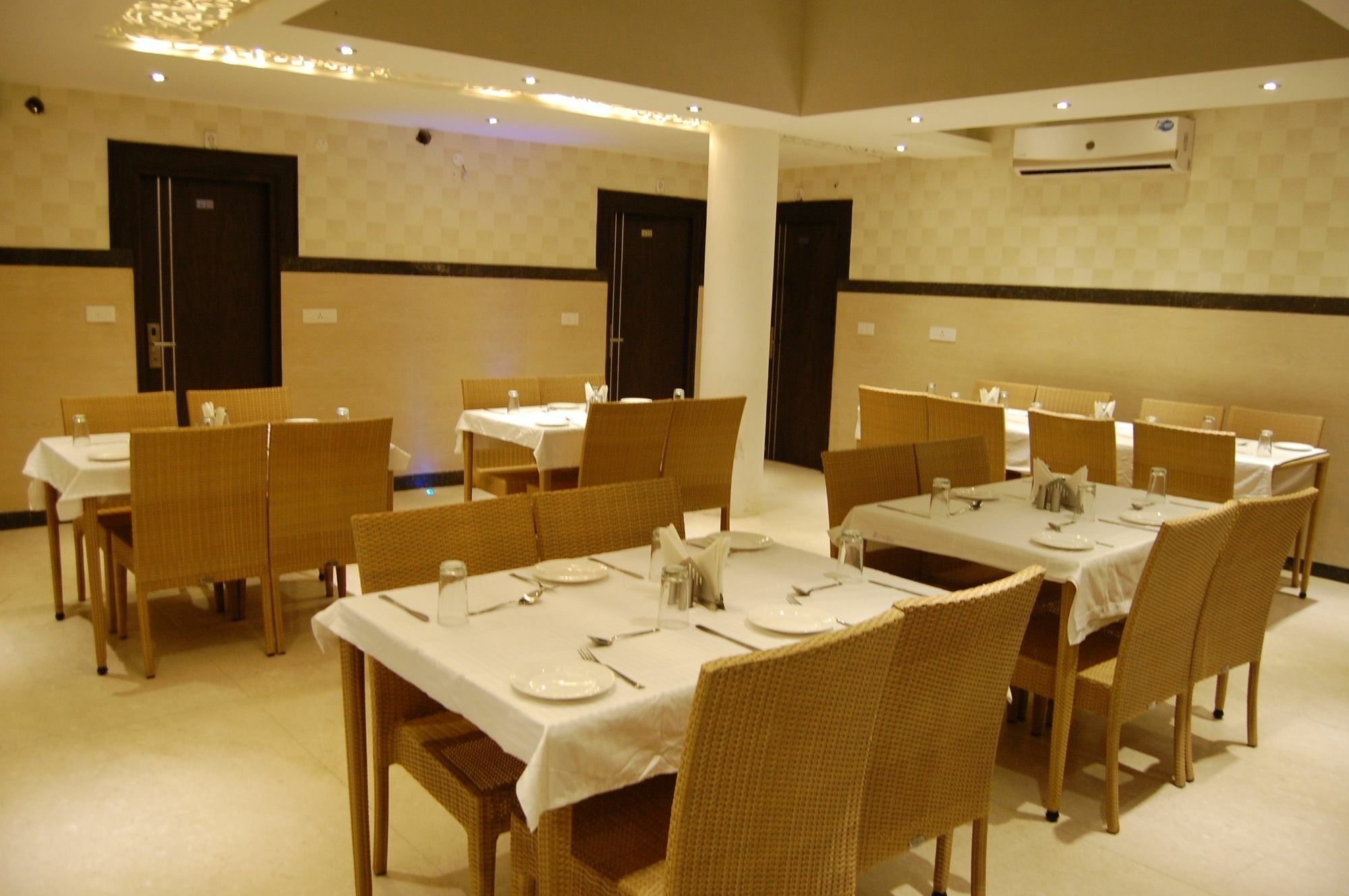 Chandīgarh Hotel Diamond Plaza מראה חיצוני תמונה